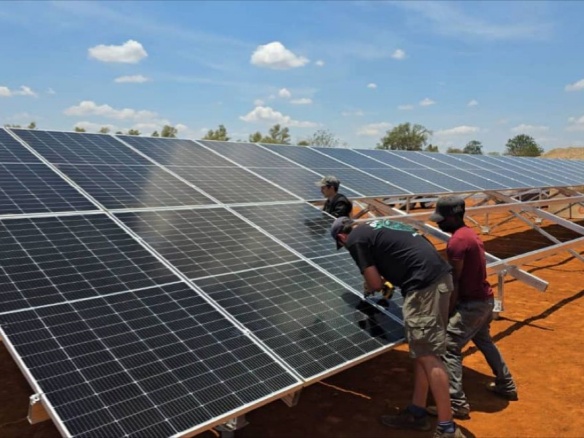 全球足跡 | “煤地→綠地”，陽光能源Giga系列光伏組件首入津巴布韋